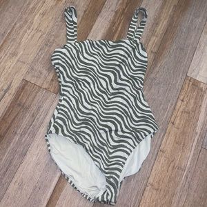 ☀️ Andie • Zebra One Piece